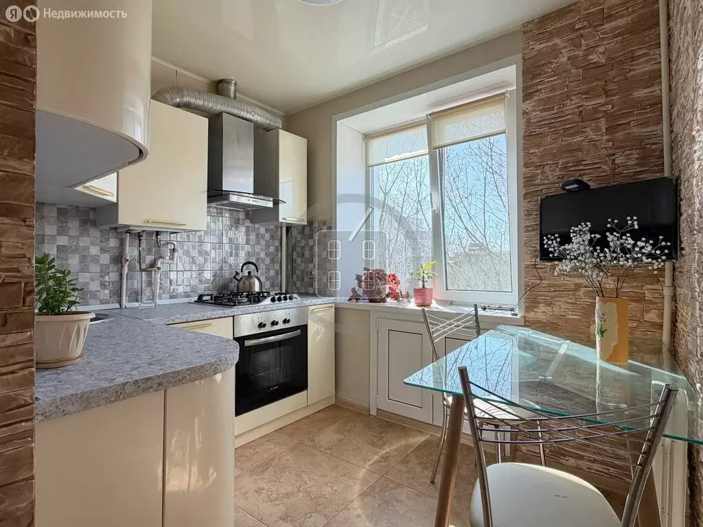 3-комнатная квартира: Калуга, улица Добровольского, 28 (58.5 м) - Фото 1