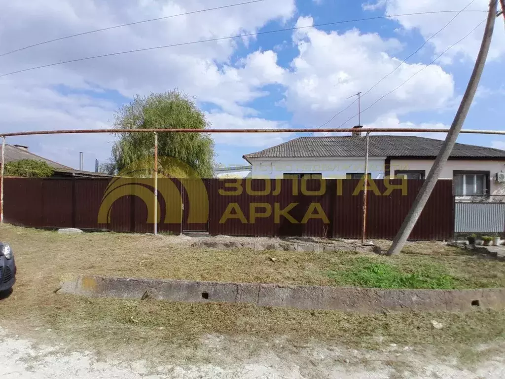 Дом в Краснодарский край, Крымский район, с. Мерчанское Гвардейская ... - Фото 1