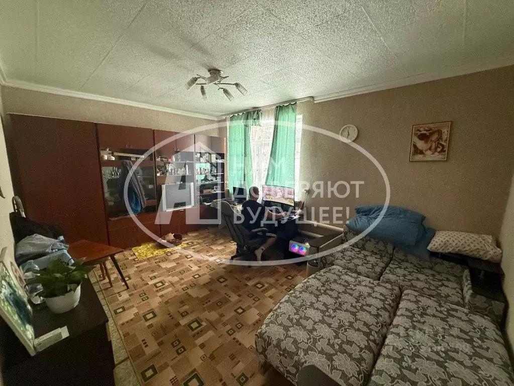 2-к кв. Пермский край, Чусовой Октябрьская ул., 13 (56.8 м) - Фото 1