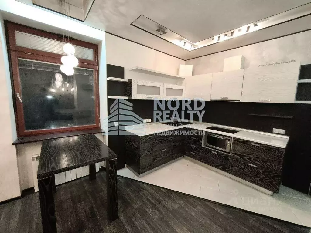 2-к кв. Мурманская область, Мурманск просп. Ленина, 63 (66.4 м) - Фото 1