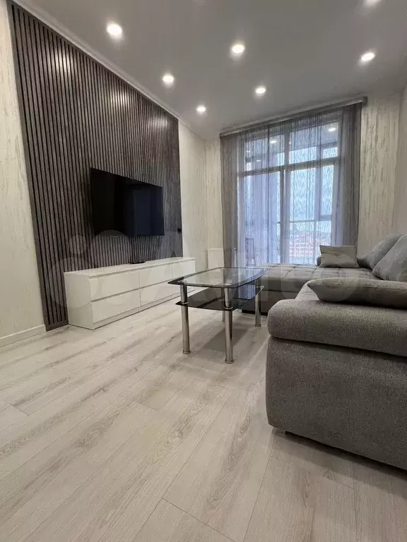 2-к. квартира, 70 м, 9/12 эт. - Фото 1