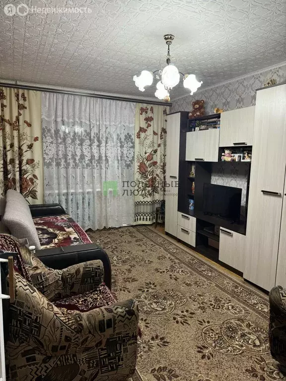 2-комнатная квартира: Ижевск, улица А.Н. Сабурова, 57 (44 м) - Фото 0