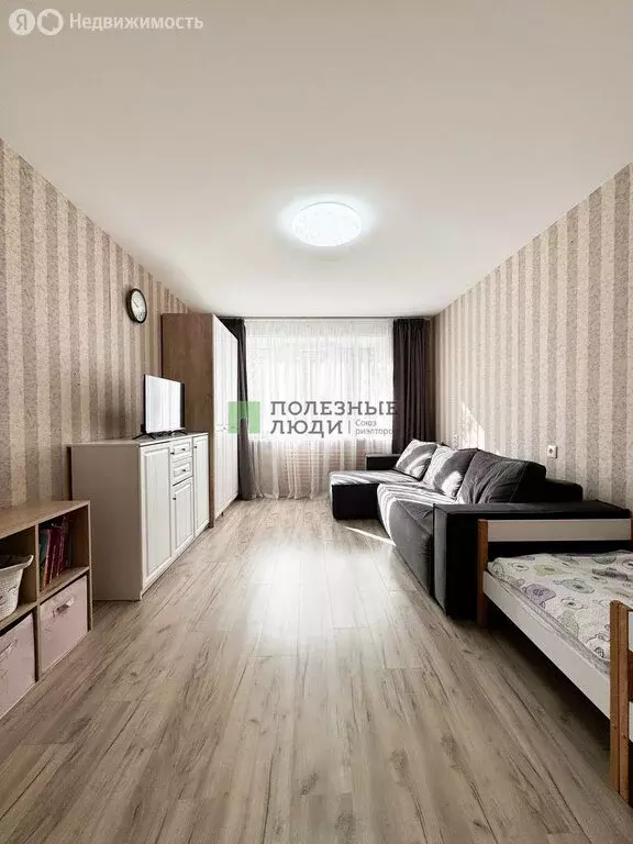 2-комнатная квартира: Ижевск, улица А.Н. Сабурова, 19А (50.2 м) - Фото 0