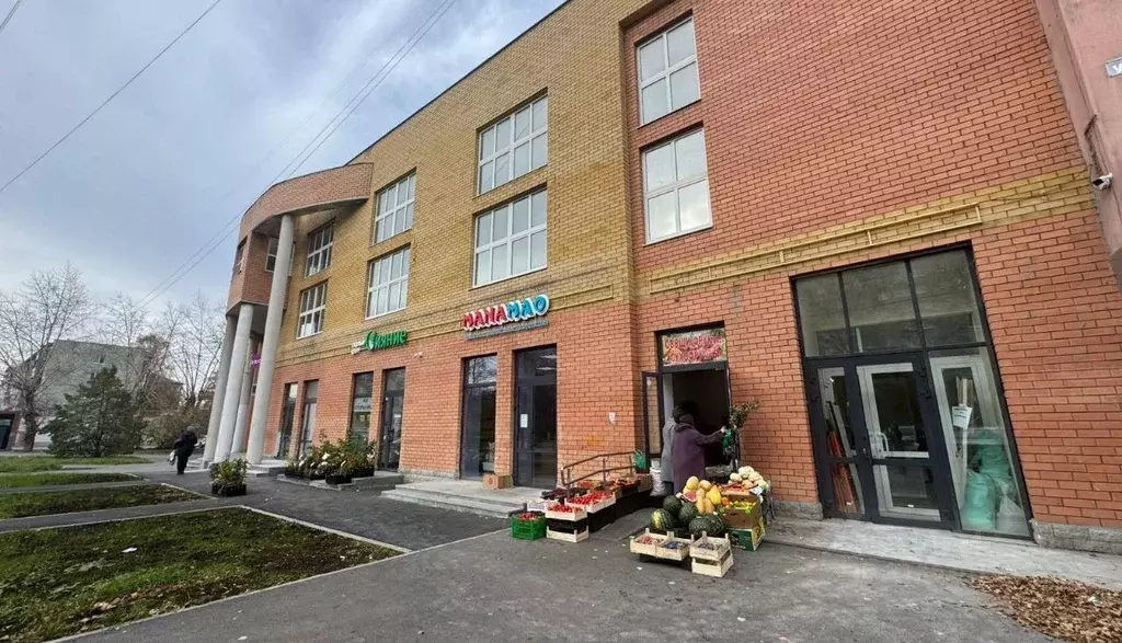 Торговая площадь в Свердловская область, Екатеринбург ул. Крауля, 46 ... - Фото 1