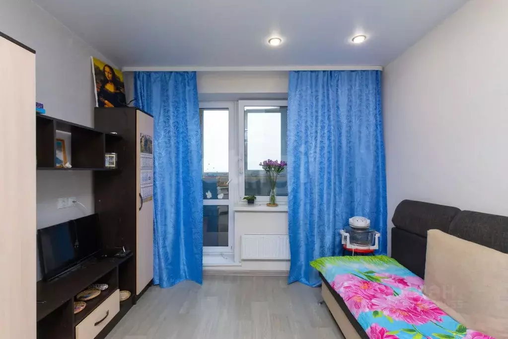 Студия Тюменская область, Тюмень ул. Тимофея Чаркова, 28 (20.7 м) - Фото 1