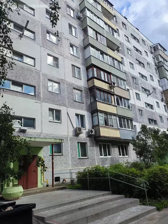 3-комнатная квартира: Коломна, улица Красная Заря, 1 (56.5 м) - Фото 1
