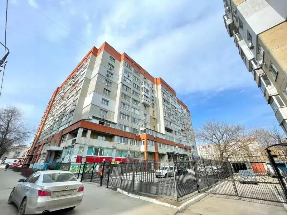 Офис в Саратовская область, Саратов ул. Имени В.С. Зарубина, 124/130 ... - Фото 0