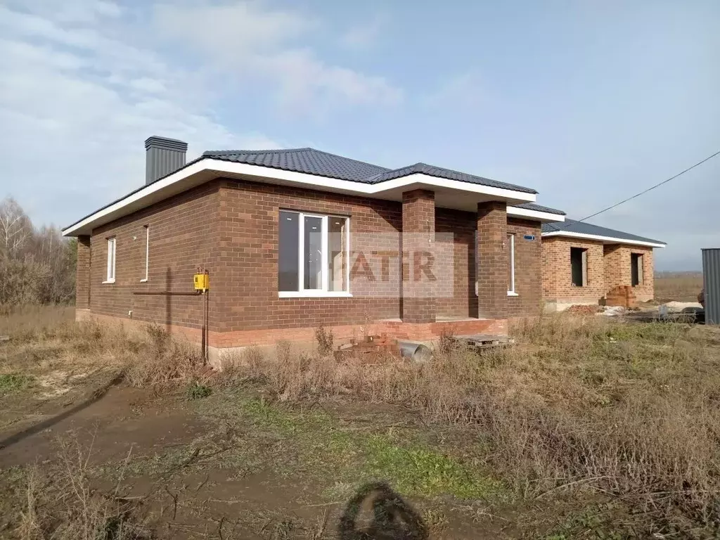 Дом в Татарстан, Лаишевский район, Сокуровское с/пос, д. Обухово ул. ... - Фото 1