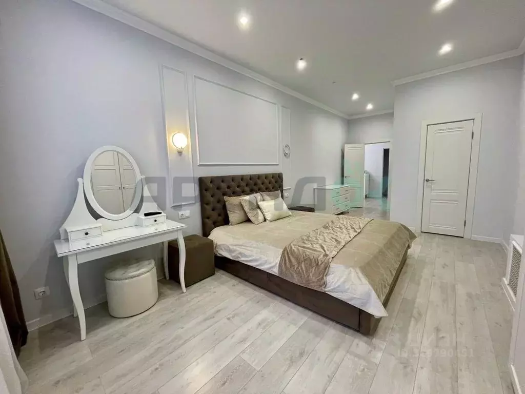 3-к кв. Татарстан, Казань ул. Павлюхина, 110В (88.0 м) - Фото 1