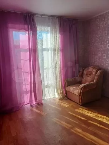 Комната 45 м в 3-к., 2/2 эт. - Фото 0