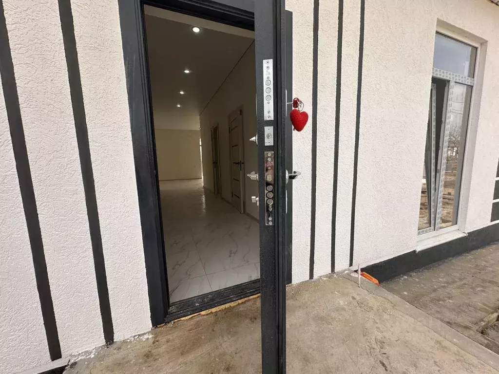 Дом в Краснодарский край, Темрюк ул. Анджиевского (115 м) - Фото 1