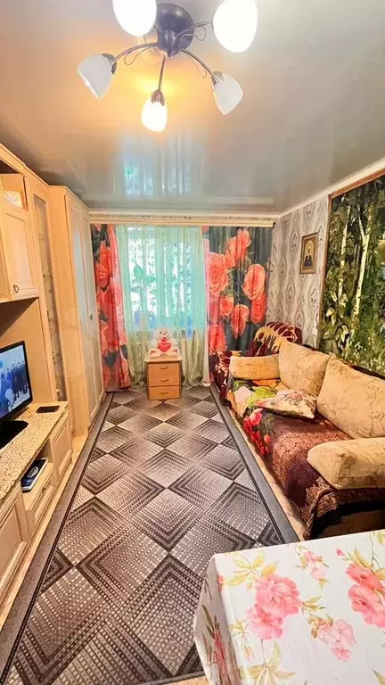 Комната 32 м в 2-к., 1/5 эт. - Фото 1