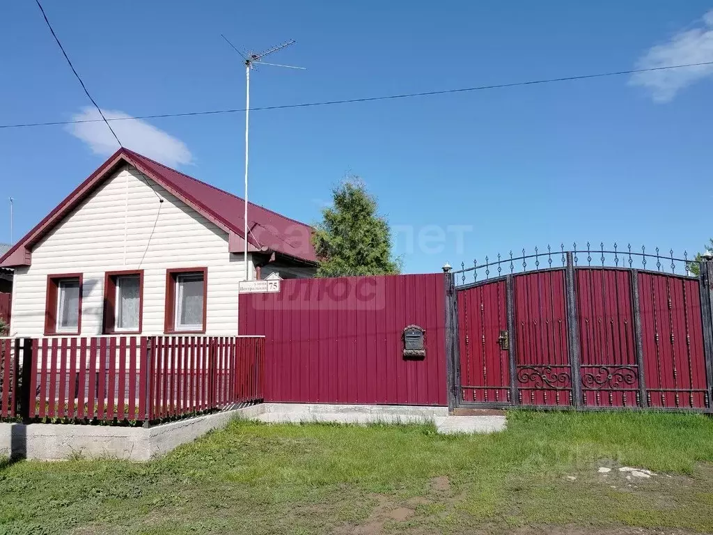 Дом в Оренбургская область, Сакмарский район, с. Марьевка Центральная ... - Фото 1