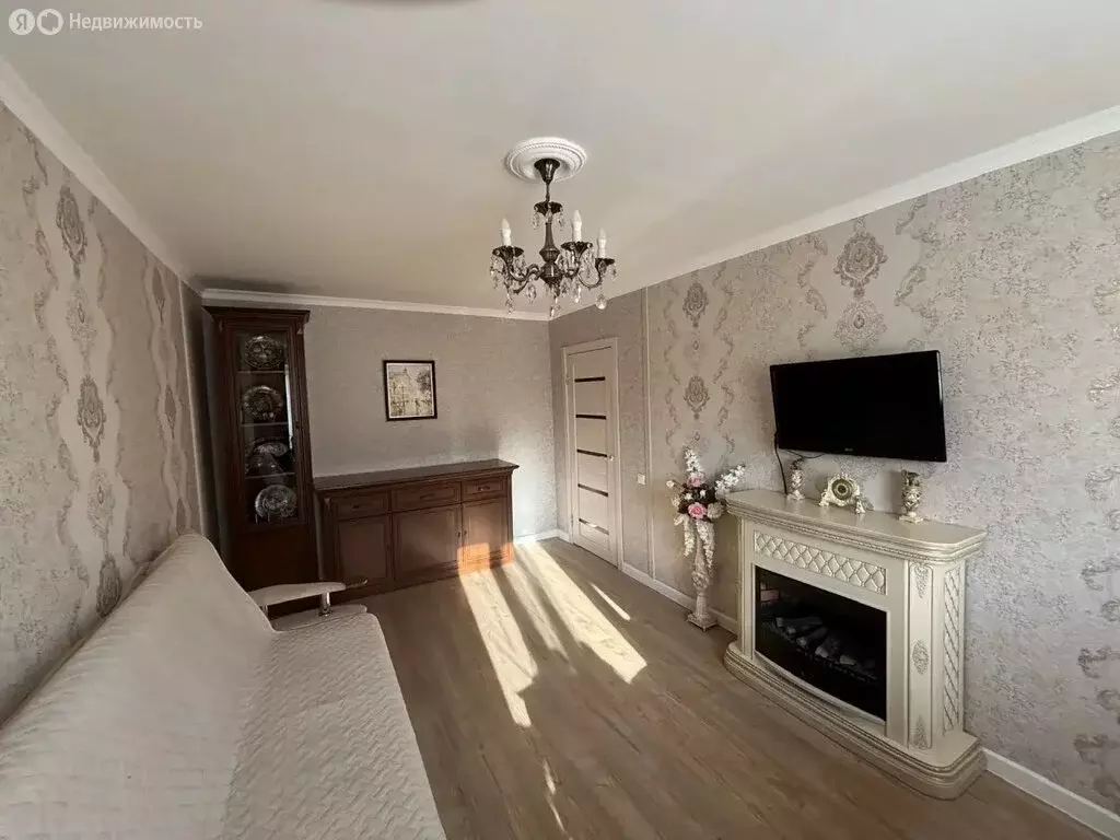 3-комнатная квартира: Барнаул, улица Гущина, 205 (61.1 м) - Фото 1