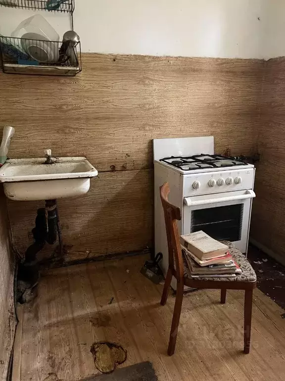 2-к кв. Новгородская область, Старая Русса ул. Возрождения, 168А (40.0 ... - Фото 1