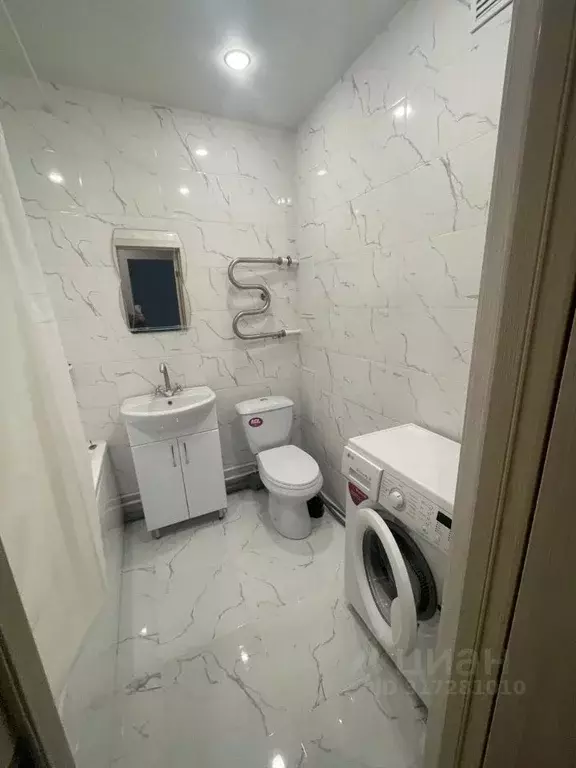 1-к кв. Татарстан, Казань ул. Александра Курынова, 4к2 (30.7 м) - Фото 0