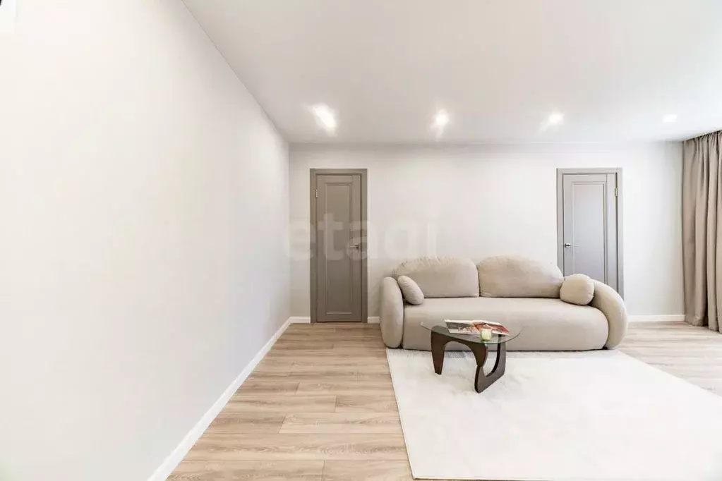 2-к кв. Татарстан, Казань ул. Карима Тинчурина, 9 (40.1 м) - Фото 0