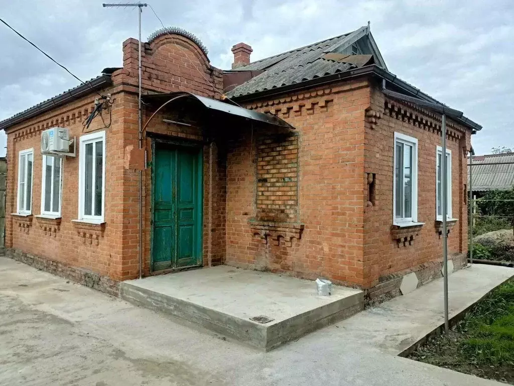 Дом в Краснодарский край, Динской район, Новотитаровская ст-ца Крайняя ... - Фото 1