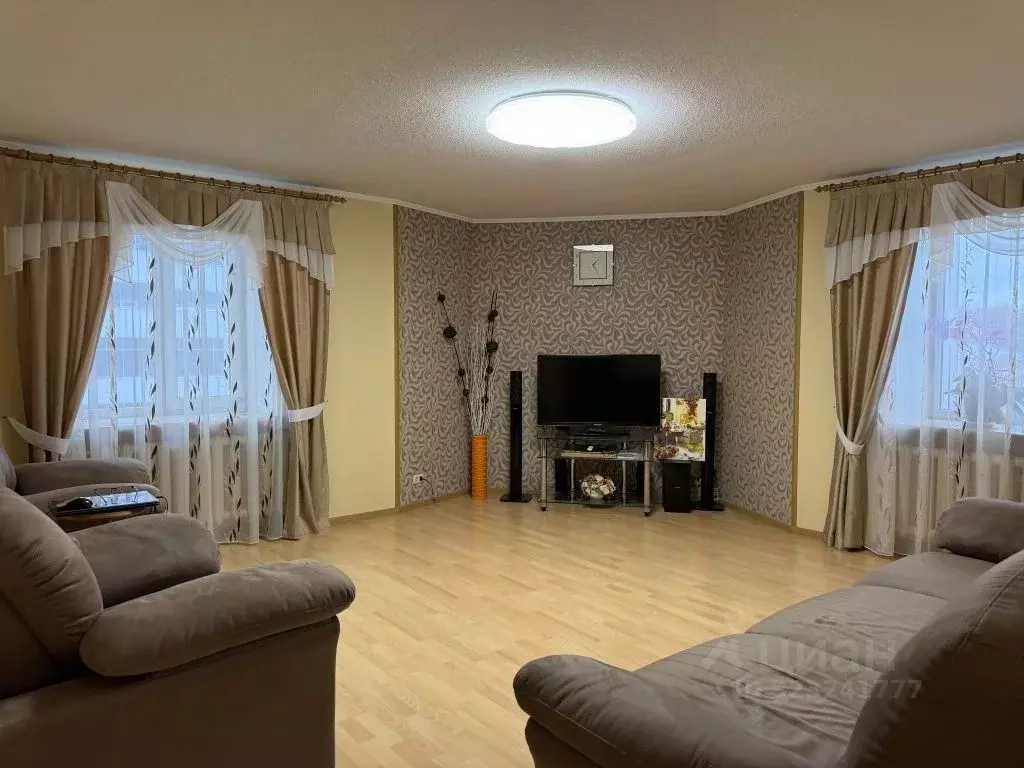 3-к кв. Кировская область, Киров ул. Ленина, 102Вк2 (78.2 м) - Фото 2