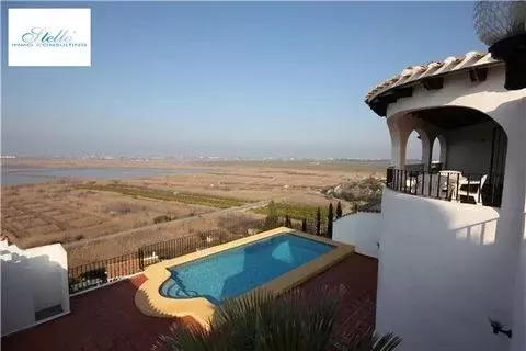 Welllooked after villa with private pool 4 bedrooms and fantastic sea . - Фото 1