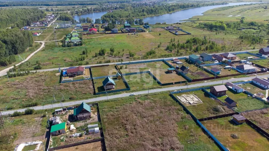 Участок в Тюменская область, Тюменский район, Озеро Малое кп  (10.5 ... - Фото 0