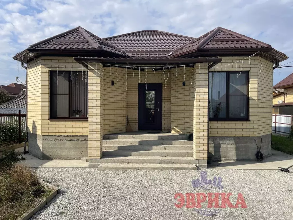 Дом в Краснодарский край, Крымск ул. Серафимовича, 27 (90 м) - Фото 1