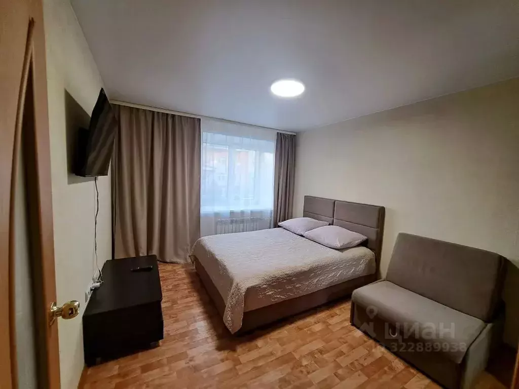 1-к кв. Омская область, Омск Светловская ул., 10 (33.0 м) - Фото 1