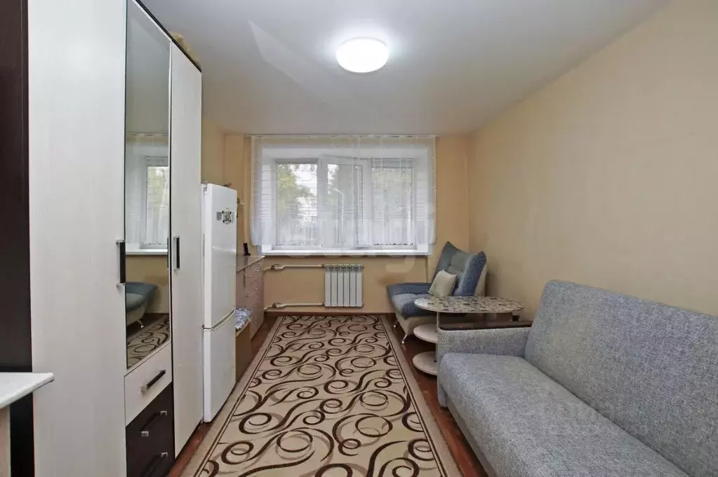 Комната Омская область, Омск просп. Космический, 22 (16.6 м) - Фото 1