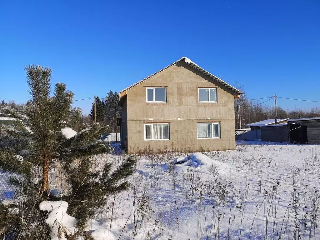 Дом в Ленинградская область, Лужский район, Заклинское с/пос, д. Слапи ... - Фото 1