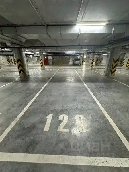 Гараж в Свердловская область, Екатеринбург ул. Азина, 31 (14 м) - Фото 0