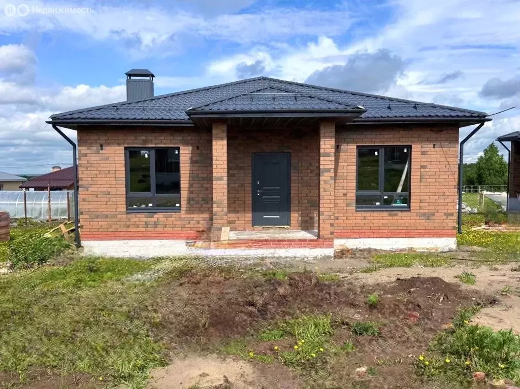Дом в село Высокая Гора, улица Михаила Богомолова (140 м) - Фото 1