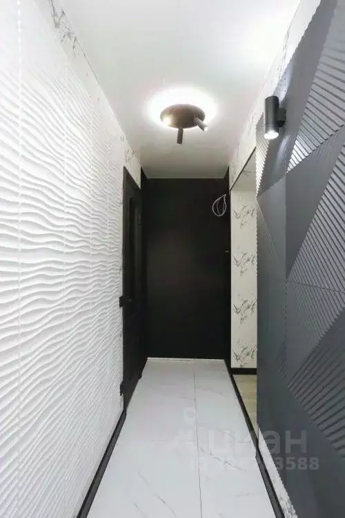 3-к кв. Иркутская область, Иркутск ул. Декабрьских Событий, 13 (67.5 ... - Фото 2