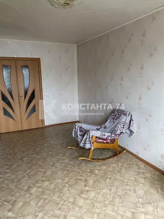 3-к кв. Челябинская область, Челябинск ул. Братьев Кашириных, 104а ... - Фото 0