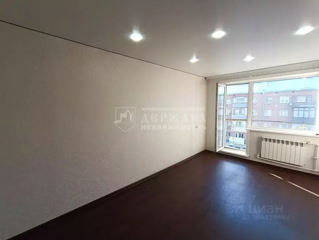 2-к кв. Кемеровская область, Ленинск-Кузнецкий ул. Пушкина, 6 (42.5 м) - Фото 0