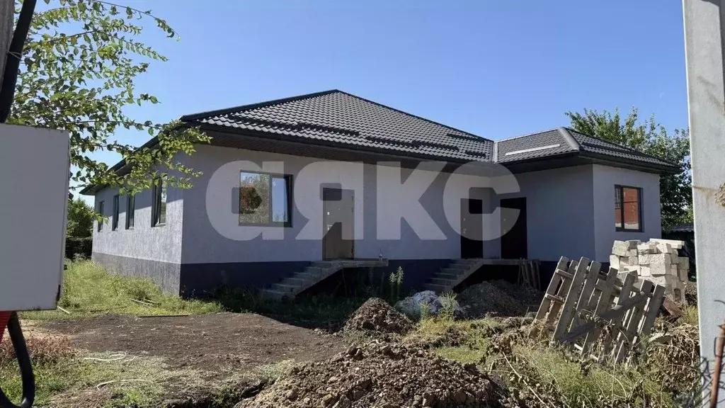 Дом в Краснодарский край, Кореновск ул. Бувальцева, 43 (220 м) - Фото 1