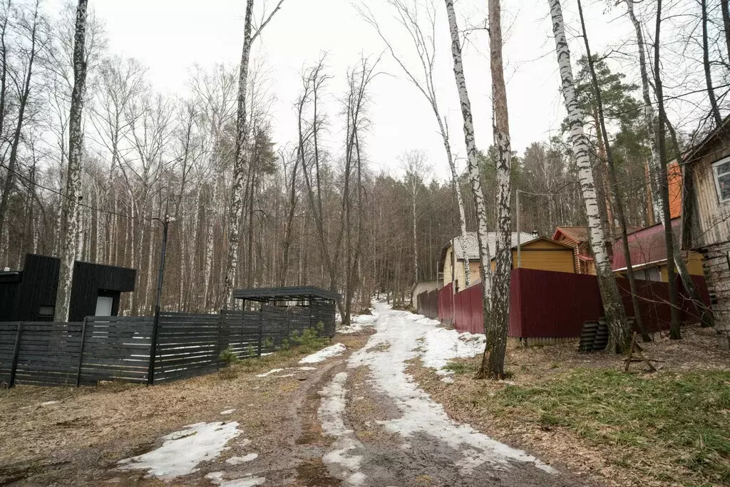 Участок в деревня Матюшино, база отдыха ОАО КМИЗ (17 м) - Фото 0