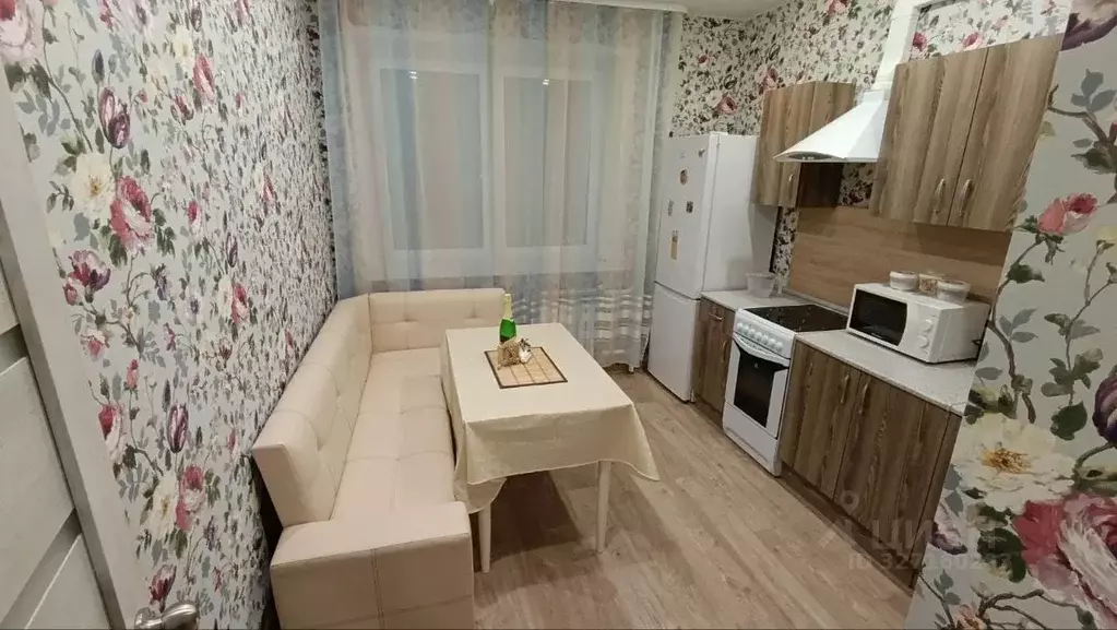 3-к кв. Тюменская область, Тюмень ул. Мельникайте, 38 (68.0 м) - Фото 2