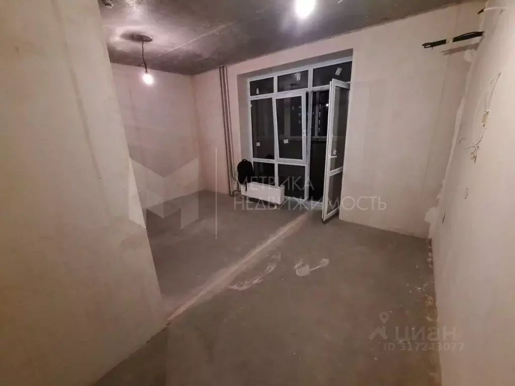 Студия Тюменская область, Тюмень ул. Тимофея Чаркова, 81к2 (33.8 м) - Фото 0
