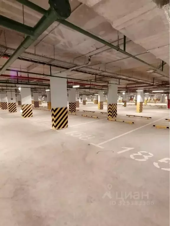 Гараж в Московская область, Ленинский городской округ, пос. Битца ... - Фото 1