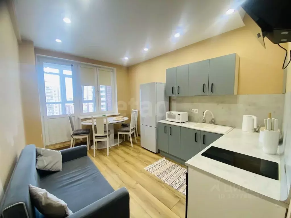 1-к кв. Тюменская область, Тюмень Заречный проезд, 39А (50.0 м) - Фото 1