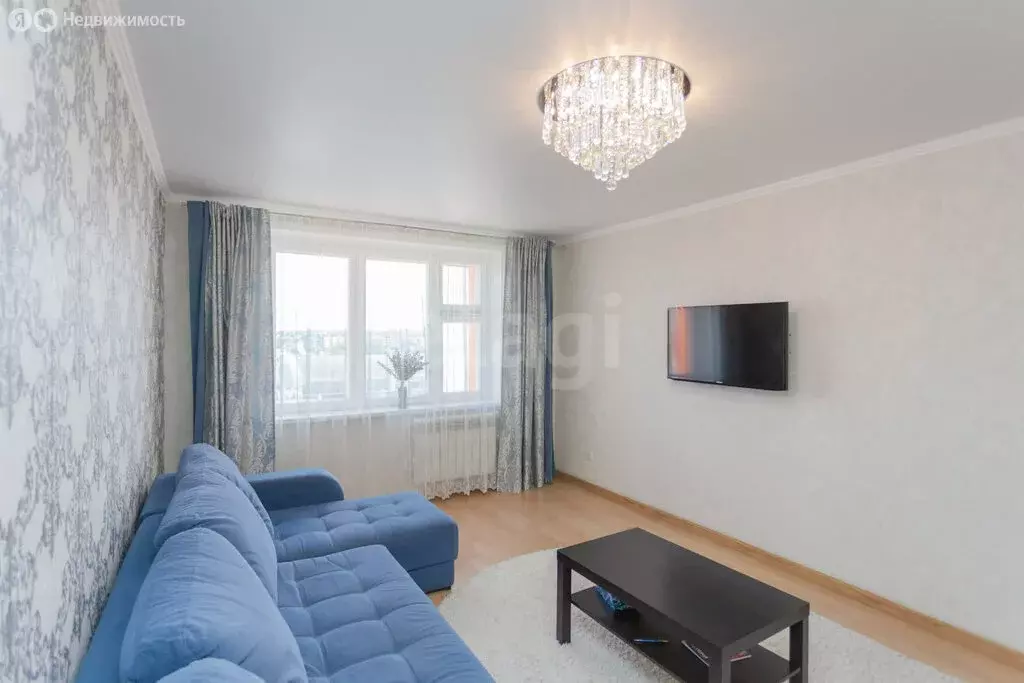 2-комнатная квартира: Тюмень, улица Николая Семёнова, 33 (62.4 м) - Фото 1