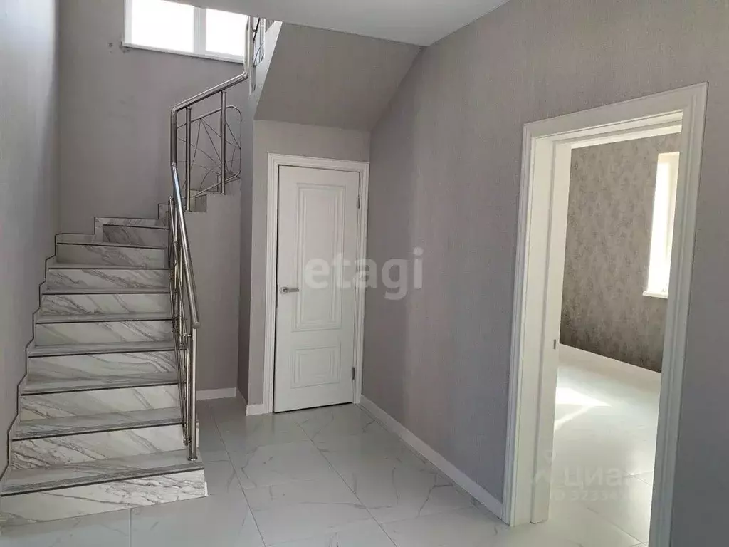 Дом в Крым, Евпатория городской округ, Заозерное пгт ул. Космическая, ... - Фото 1