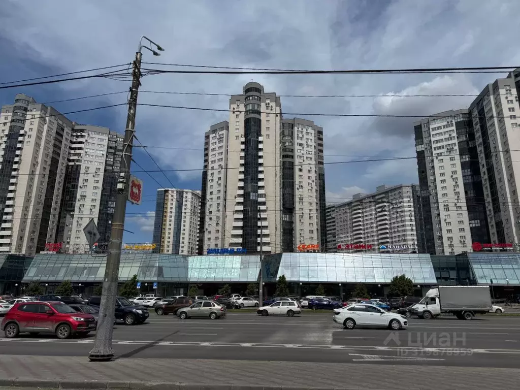 Торговая площадь в Челябинская область, Челябинск ул. Труда, 160 (111 ... - Фото 1