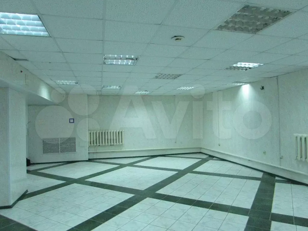 Свободного назначения, 85 м на ул.Кирова, цоколь - Фото 1