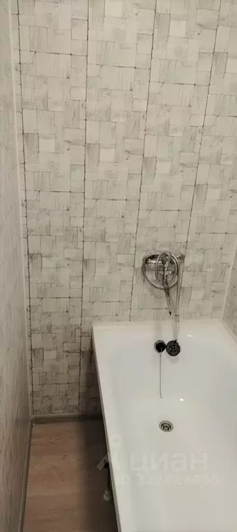 Комната Свердловская область, Екатеринбург ул. 8 Марта, 92 - Фото 2