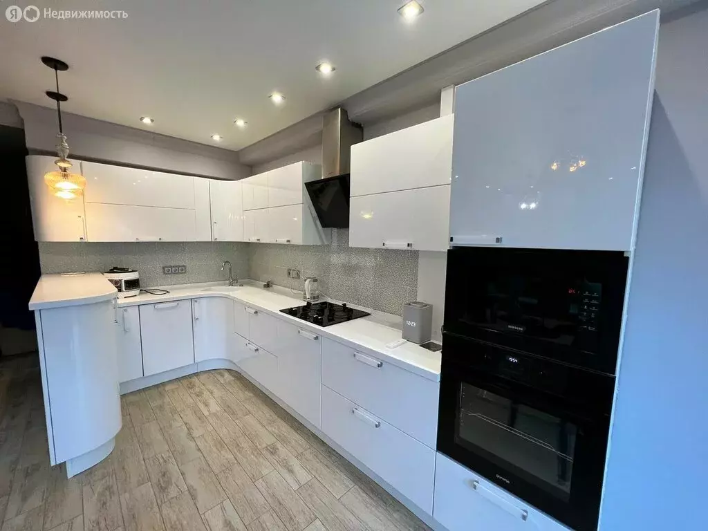 3-комнатная квартира: Адлер, Троицкая улица, 66 (87 м) - Фото 0