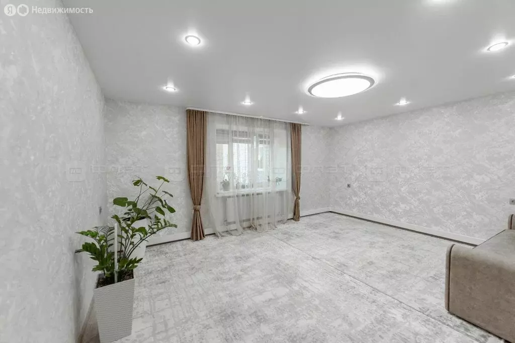 3-комнатная квартира: Казань, улица Карбышева, 65 (81.5 м) - Фото 0
