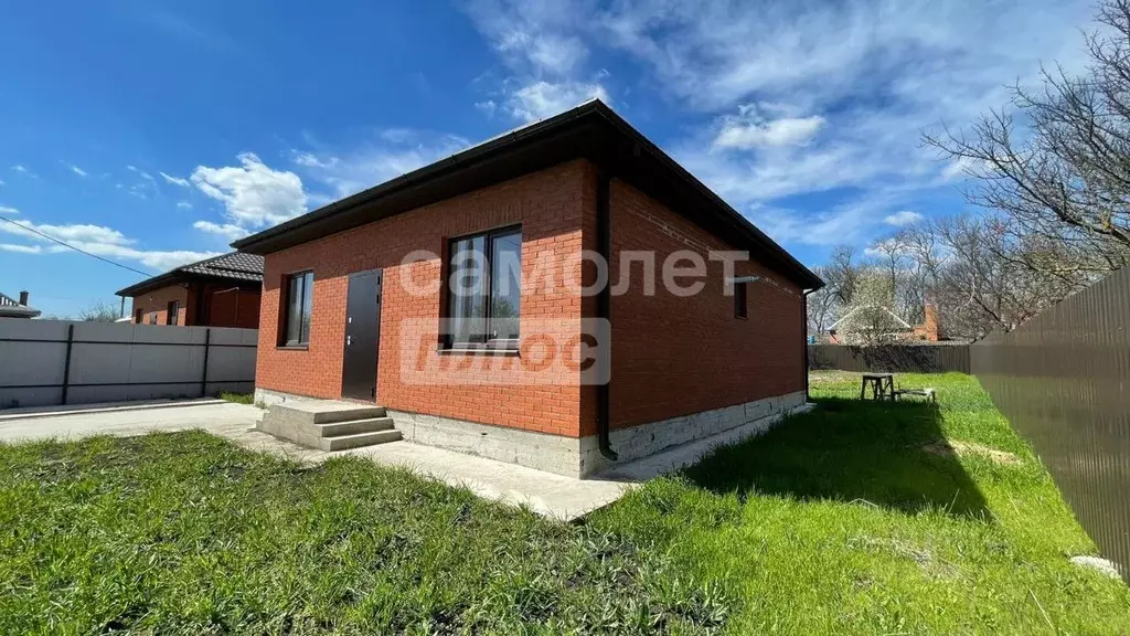 Дом в Краснодарский край, Динской район, с. Красносельское, Молодежный ... - Фото 1