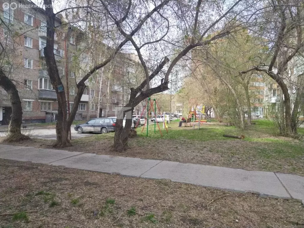 3-комнатная квартира: Новосибирск, Танковая улица, 25 (42.8 м) - Фото 1