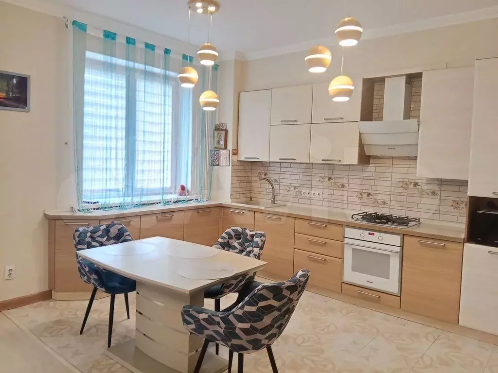 3-к. квартира, 80 м, 2/4 эт. - Фото 1